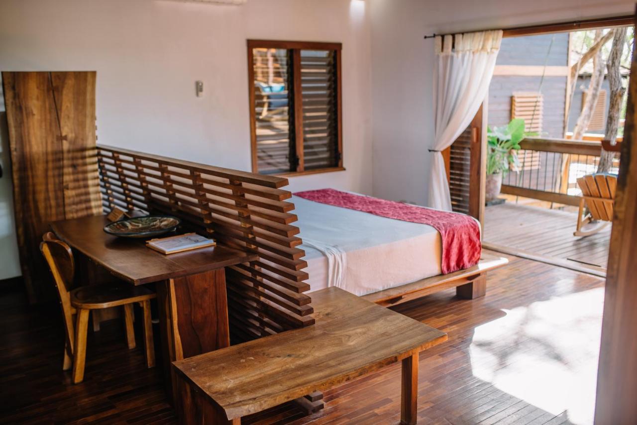 Aqua Oceanfront Hotel Resort El Gigante Dış mekan fotoğraf