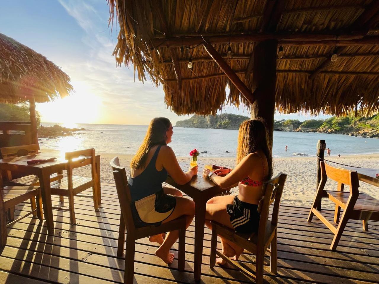 Aqua Oceanfront Hotel Resort El Gigante Dış mekan fotoğraf